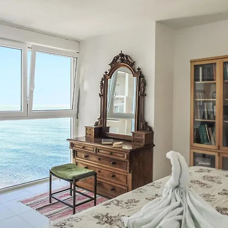 In With House Sea View *