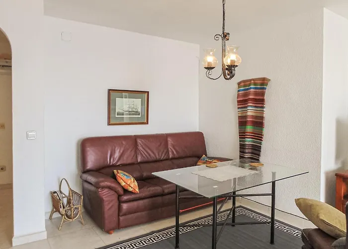 Awesome In تورّيفيِخا